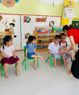 Đôi bàn tay xinh xinh